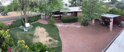 Renovated Casita in Beautiful Tucson just 1 Mile from Campus 