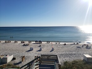 Solstolar och strandhanddukar