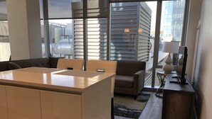 Living room - West End Corporate Lux (Boston)