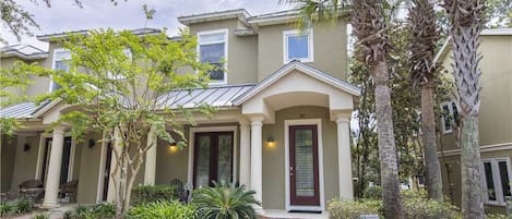 المنشأة من الخارج