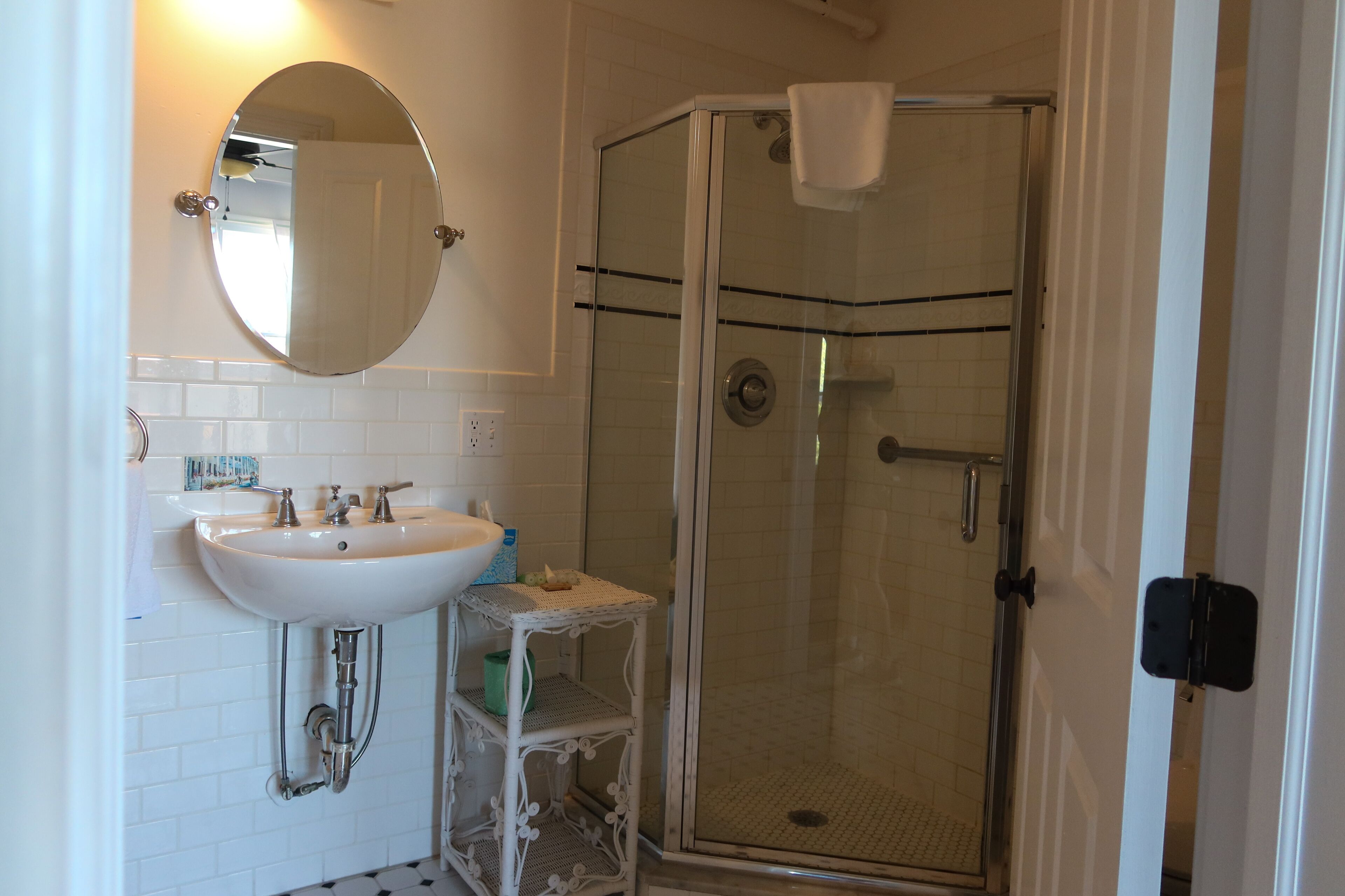 presidential room | bathroom | hair dryer, towels, soap, shampoo