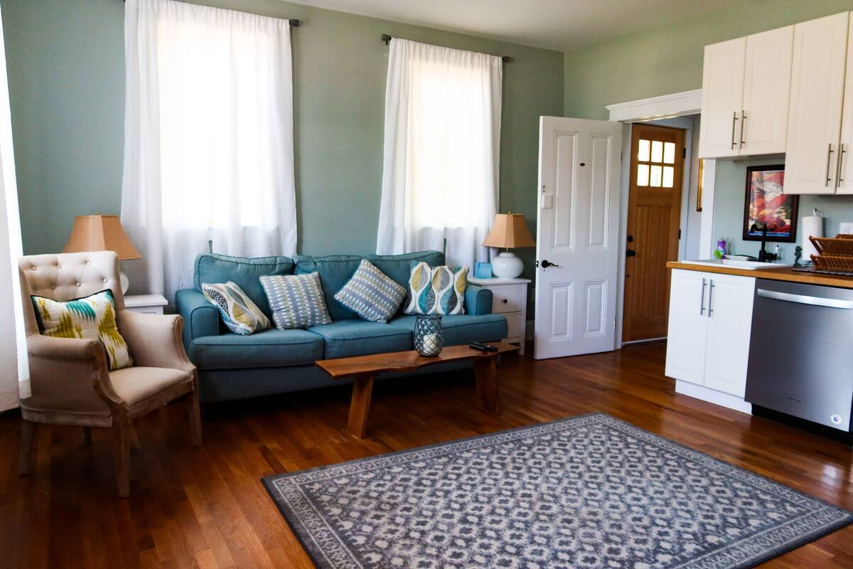 comfort cottage | living area