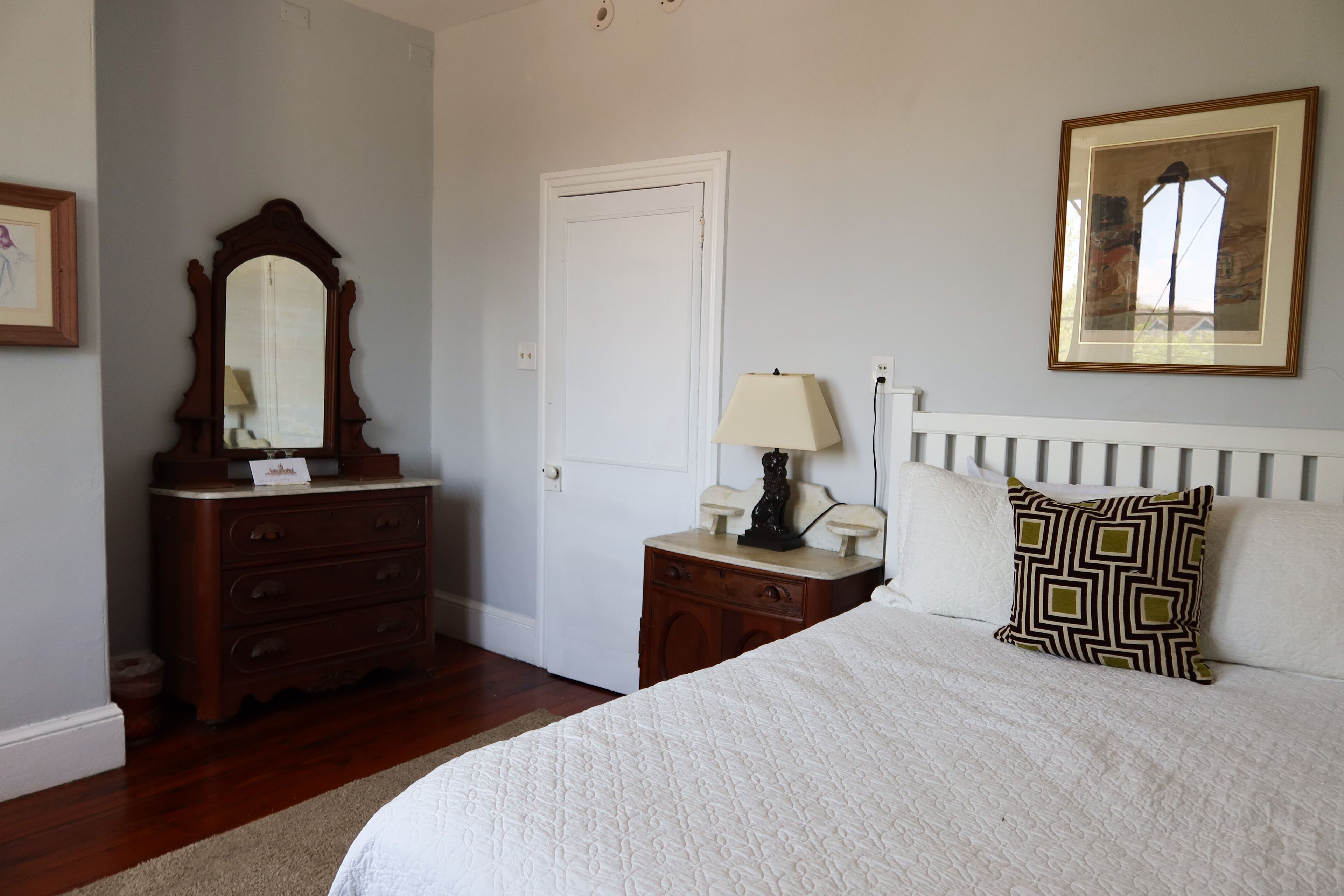 romantic room | individually decorated, free wifi, bed sheets