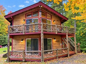 Exterior - Unique Rustic Ski/Tree House - Game room, Hot tub & Sauna (Jay)