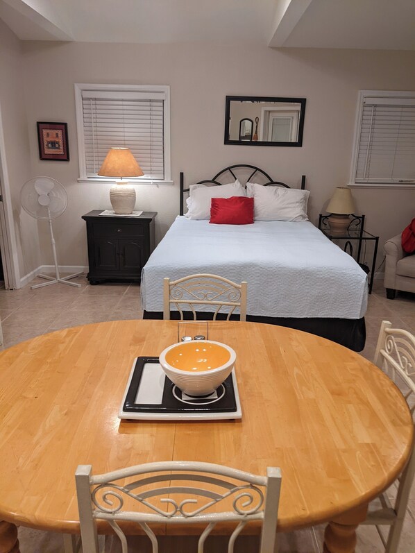 1 bedroom, in-room safe, desk, iron/ironing board