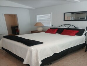 1 bedroom, in-room safe, desk, iron/ironing board
