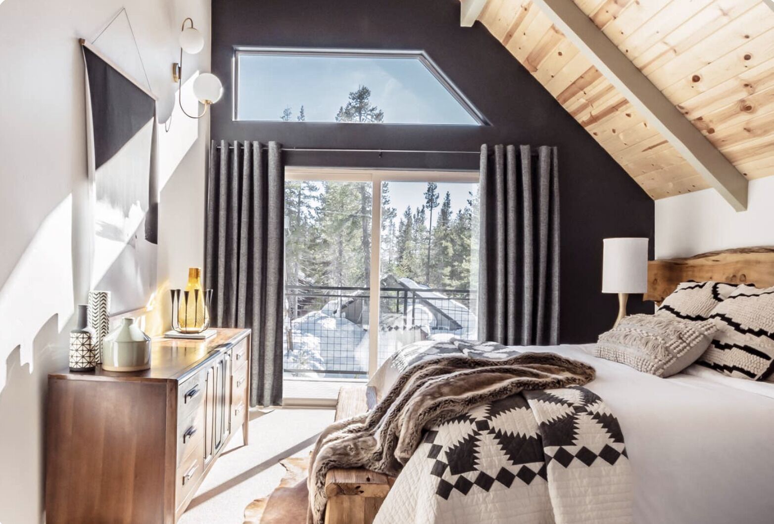 Van Norden Lodge: Serene Lakes + Hot tub & Sauna