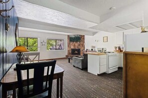Interior - Brown Bear, Perfect Location in the Village. (Big Bear Lake)