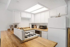 Fridge, microwave, oven, stovetop - Brown Bear, Perfect Location in the Village. (Big Bear Lake)