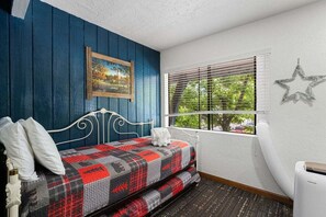 1 bedroom, free WiFi, bed sheets