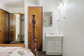 1 quarto, Wi-Fi de cortesia, roupa de cama