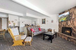 Smart TV, fireplace, offices