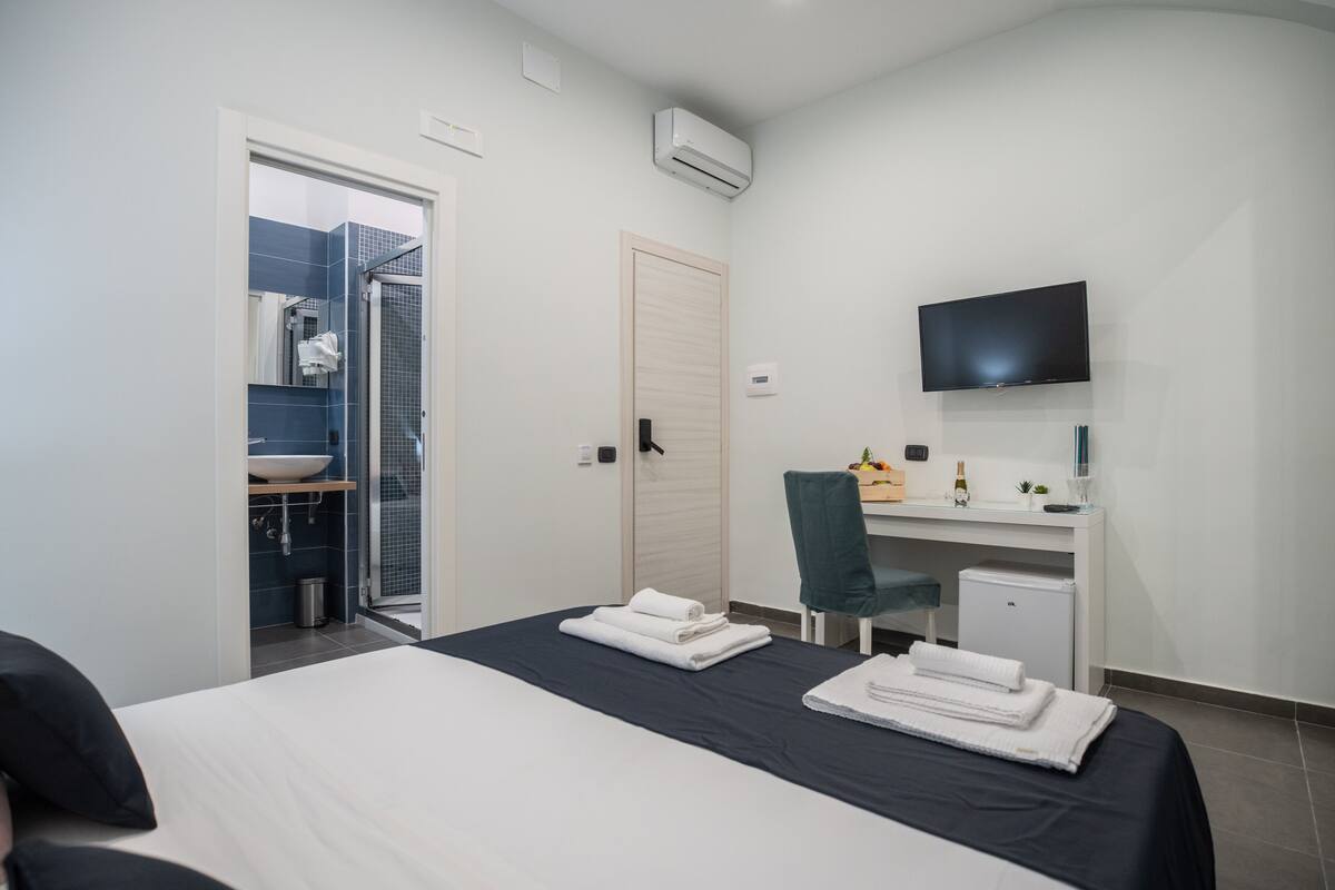 Classic Double Room | Down comforters, memory foam beds, WiFi (free)