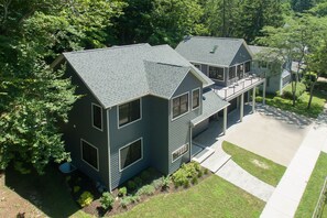 Exterior - AMAZING NEWER HOME WITH LAKE VIEWS, steps away from shops and restaurants. (Saugatuck)