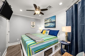 1 bedroom, iron/ironing board, WiFi, bed sheets - NEW Heated Pool & HOT Tub! King Bed plus W/D (Galveston)