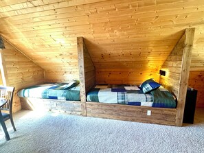 5 bedrooms, iron/ironing board, free WiFi, bed sheets