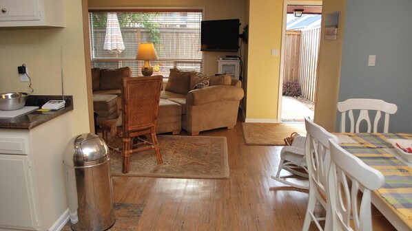 House, Multiple Beds (393 Beach Dr) | Living room | Fireplace