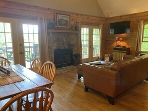 Smart TV, chimenea, videojuegos y reproductor de DVD 