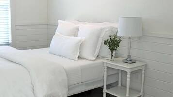 5 bedrooms, free WiFi, bed sheets