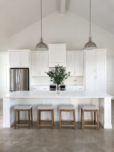 AMAZING NEW CONSTRUCTION IN CONCAN!!! 