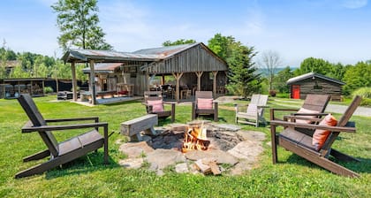 Jack Cabin Modern Cabin for Families Close to Skiing with Hot Tub and Firepit