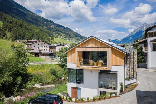 Modern Holiday Apartment Chalet Ortles with Mountain View and Wi-Fi