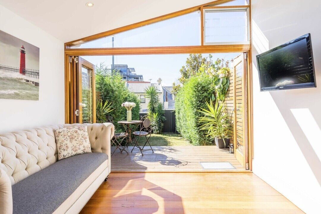 Luxury Colonial Terrace House in the Rocks