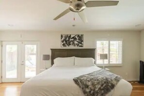 3 bedrooms, desk, iron/ironing board, travel cot