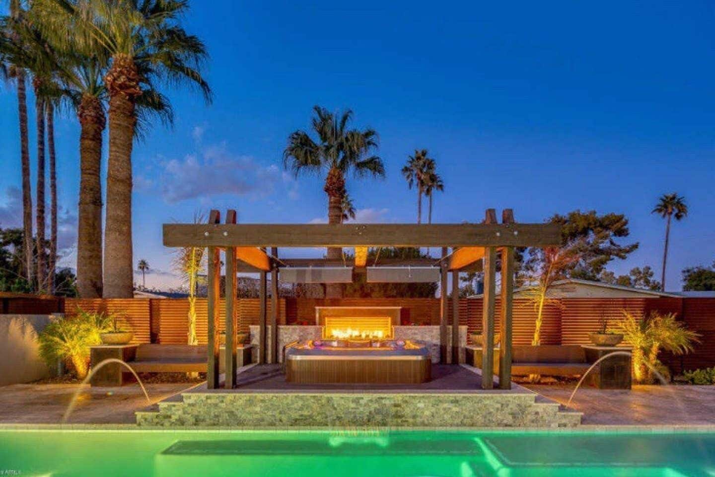 Alberca al aire libre y alberca climatizada