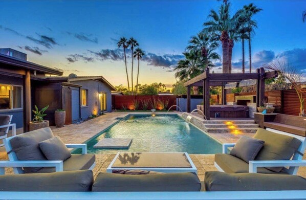 Outdoor pool, a heated pool