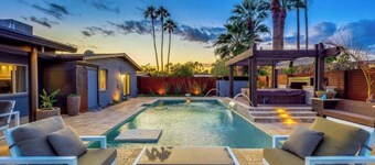 Old Town Scottsdale Oasis w/ Heated Pool, Hot Tub, Fire Pit, Arcade & BBQ Grill