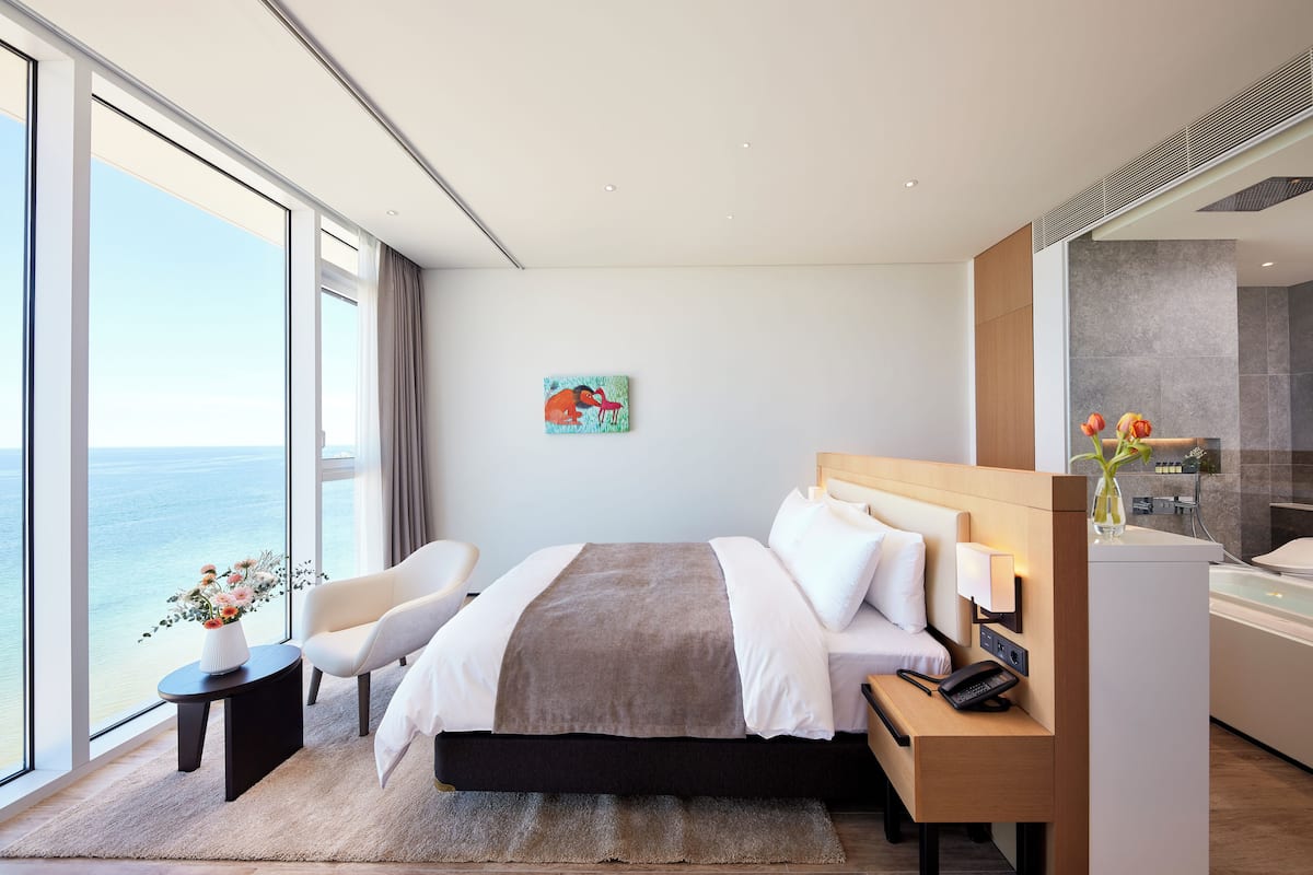 Deluxe (Ocean/1 Double) | 1 bilik tidur, peralatan tempat tidur premium, bar mini percuma