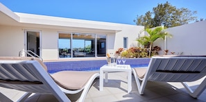 Outdoor pool - The Pool & Sauna Villa MOTOBU (Motobu)