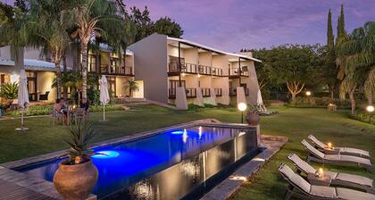 River Place Manor - Deluxe Double or Twin Room B