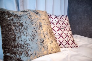 Desk, free WiFi - Vail sta. Takenotsuka (Tokyo)