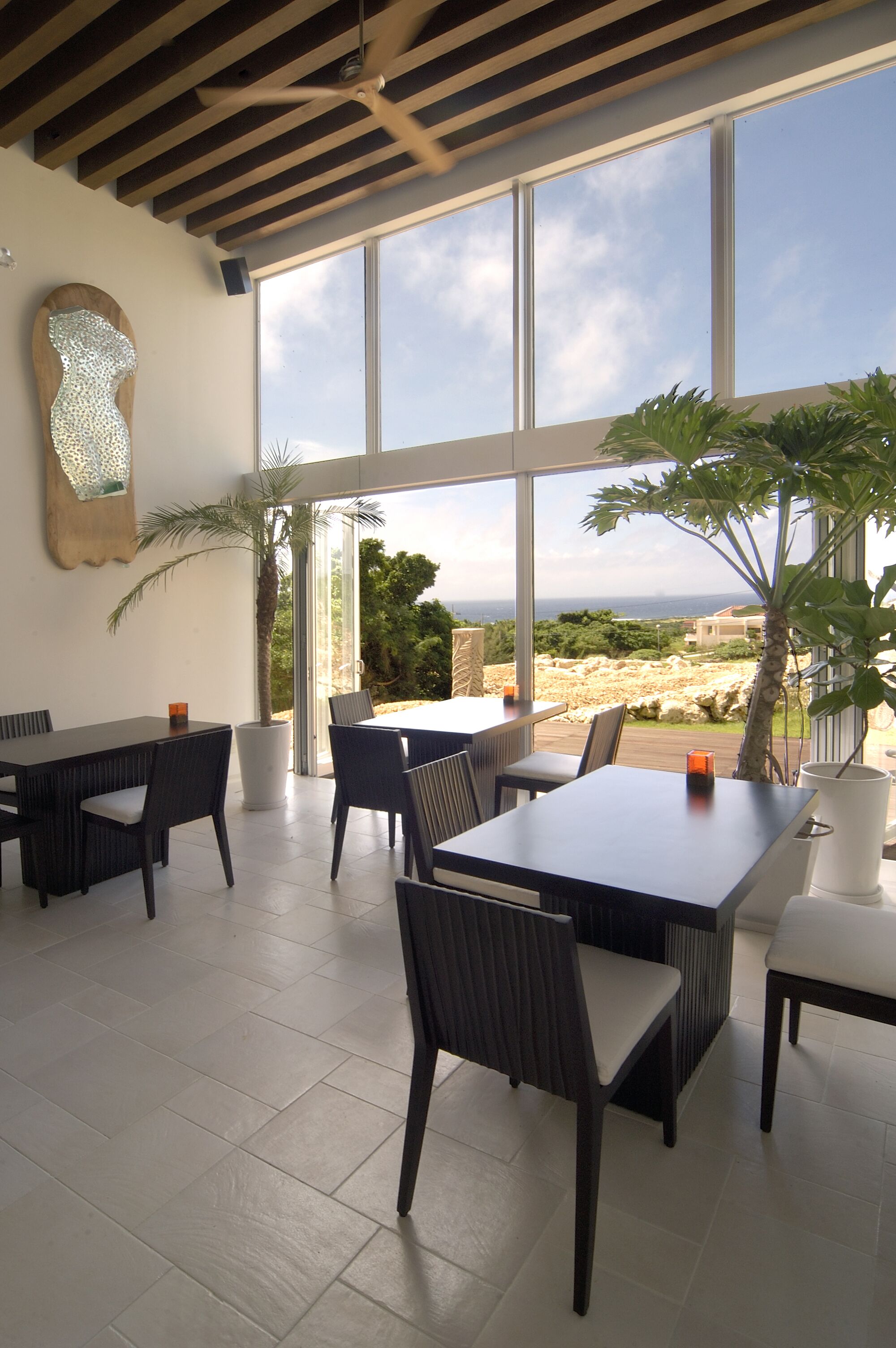 Daily full breakfast (JPY 3300 per person)