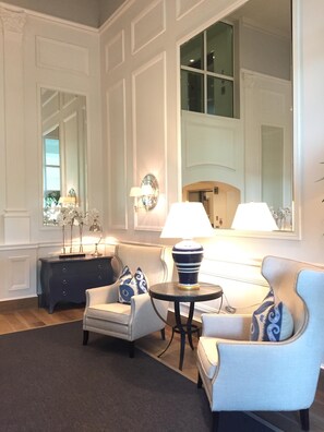 Interior - The Dunes! Walk to the beach! Unwind in this amazing Naples retreat! (Naples)