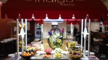 Bữa sáng buffet hàng ngày với phụ phí nhỏ