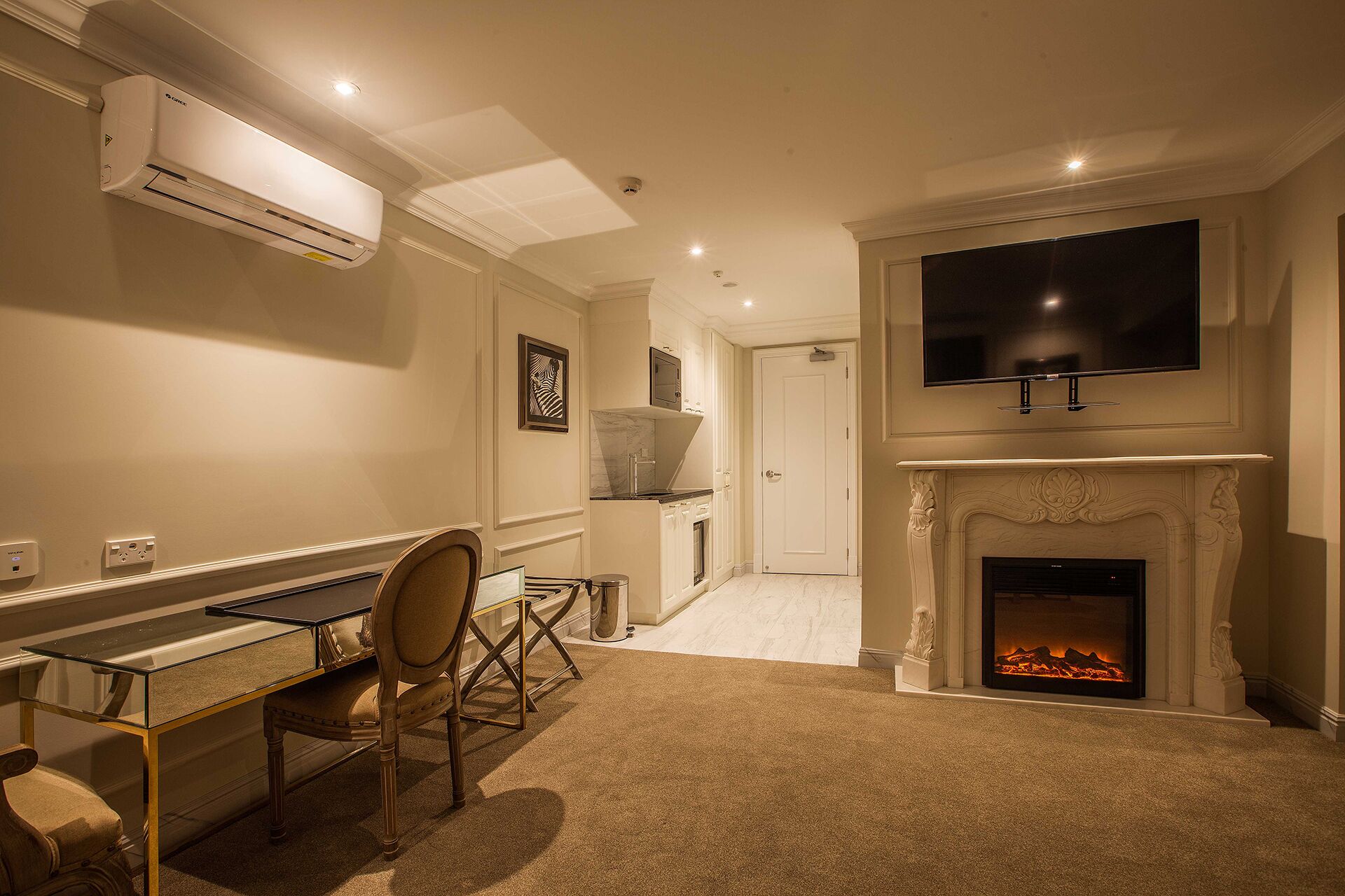 Photo - The Salisbury