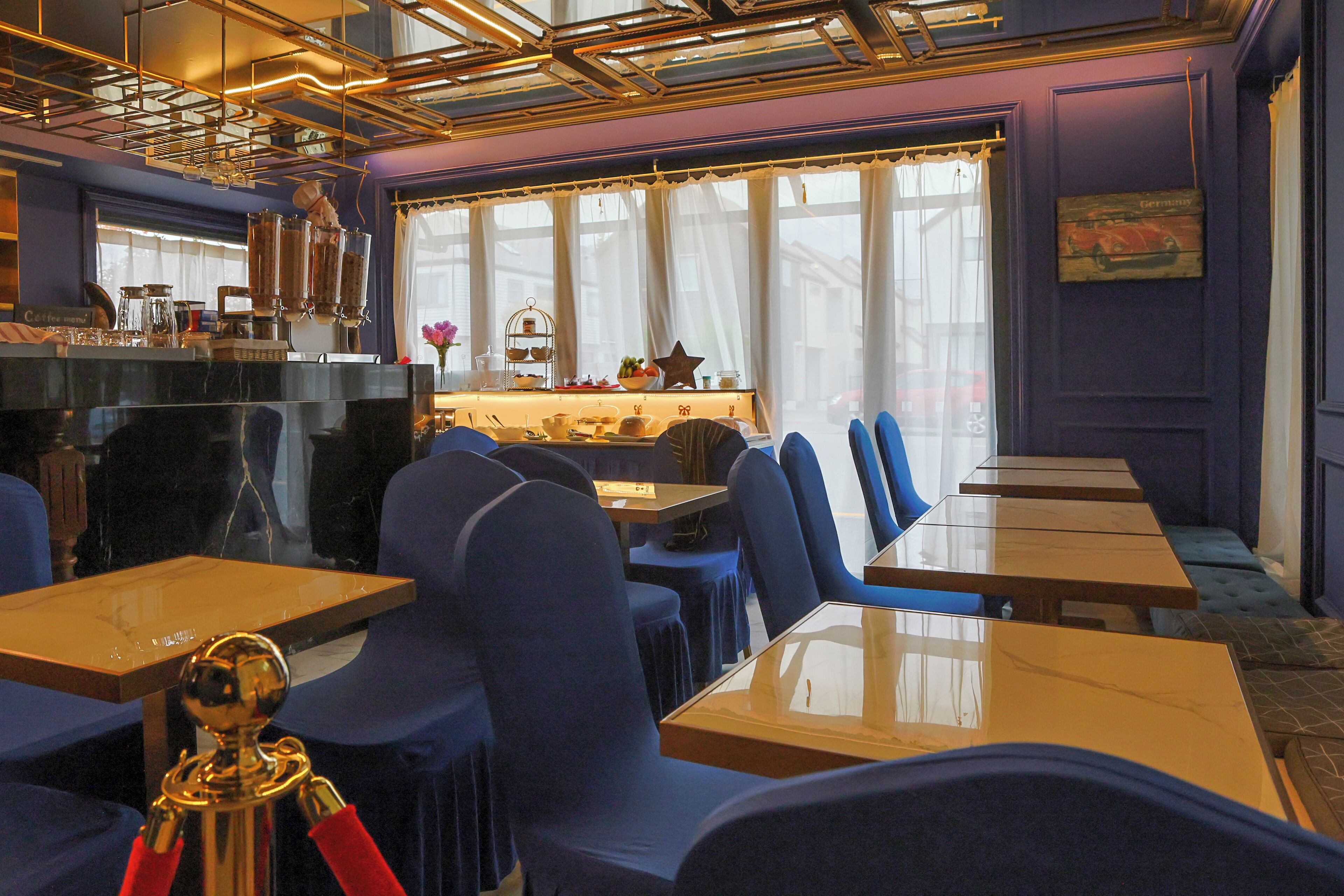 Photo - The Salisbury