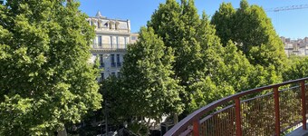 Magnificent 4* loft on the Canebière. Marseille, France. Air-conditioned. Autonomous arrival.