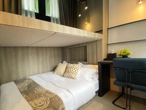 Cofres nos quartos, escrivaninha, Wi-Fi de cortesia