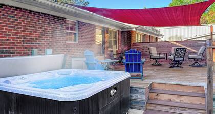 Hot tub, Firepit, BBQ, Full kitchen, SmartTV, King,Pet