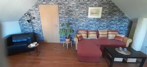 Unclassified image, 4 of 9, button