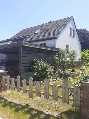 Property grounds - Holiday apartment Lerchen-Nest (Barth)