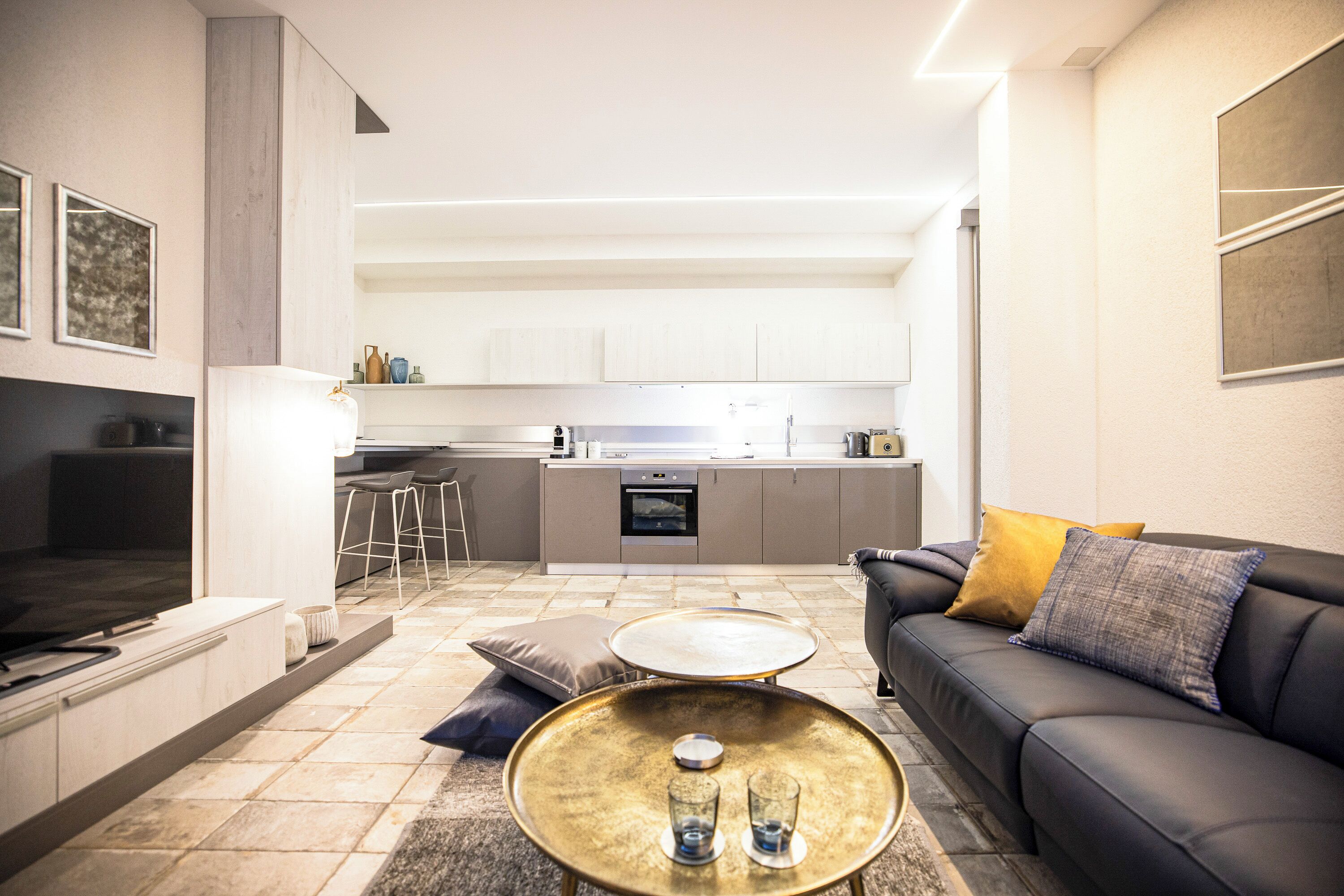 Deluxe Apartment | Premium bedding, pillow-top beds, in-room safe, individually decorated