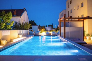 Piscina externa sazonal