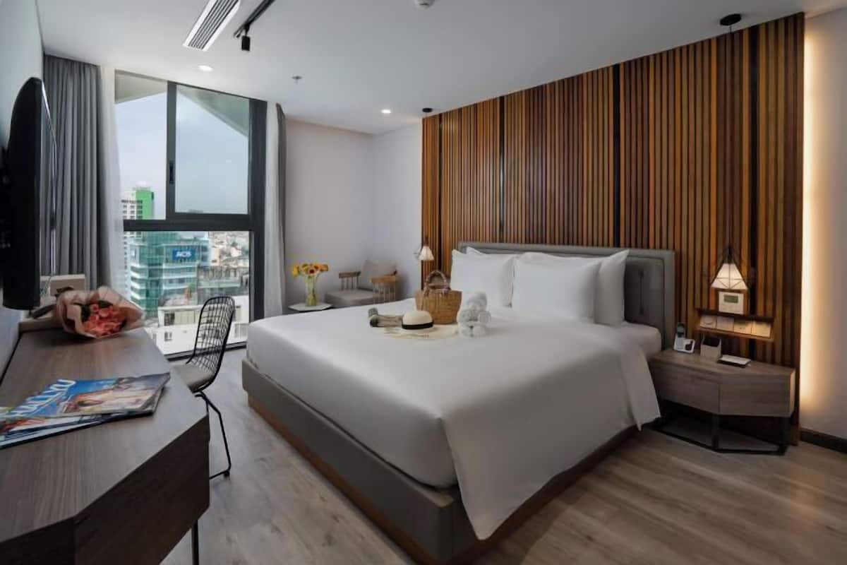 1 bedroom, premium bedding, pillow-top beds, minibar