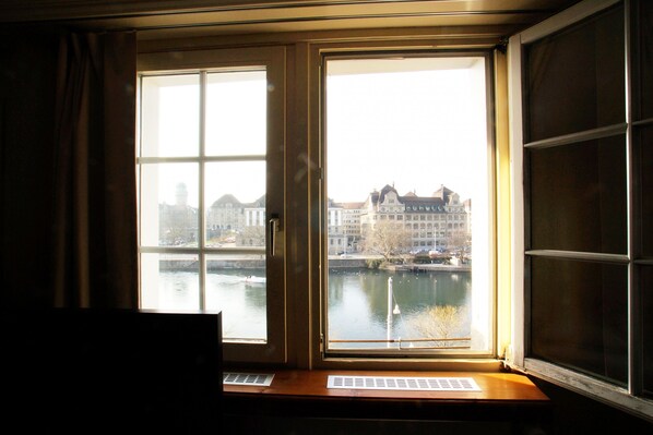 1 bedroom, bed sheets - ZH Niederdorf II - Hitrental Apartment (Zürich)