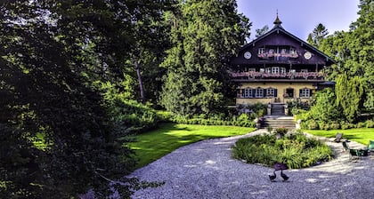 Villa Zollhaus Bed & Breakfast